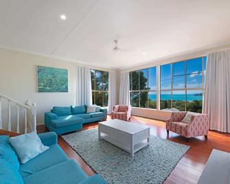The Power House - Views & More - Airlie Beach - Living room