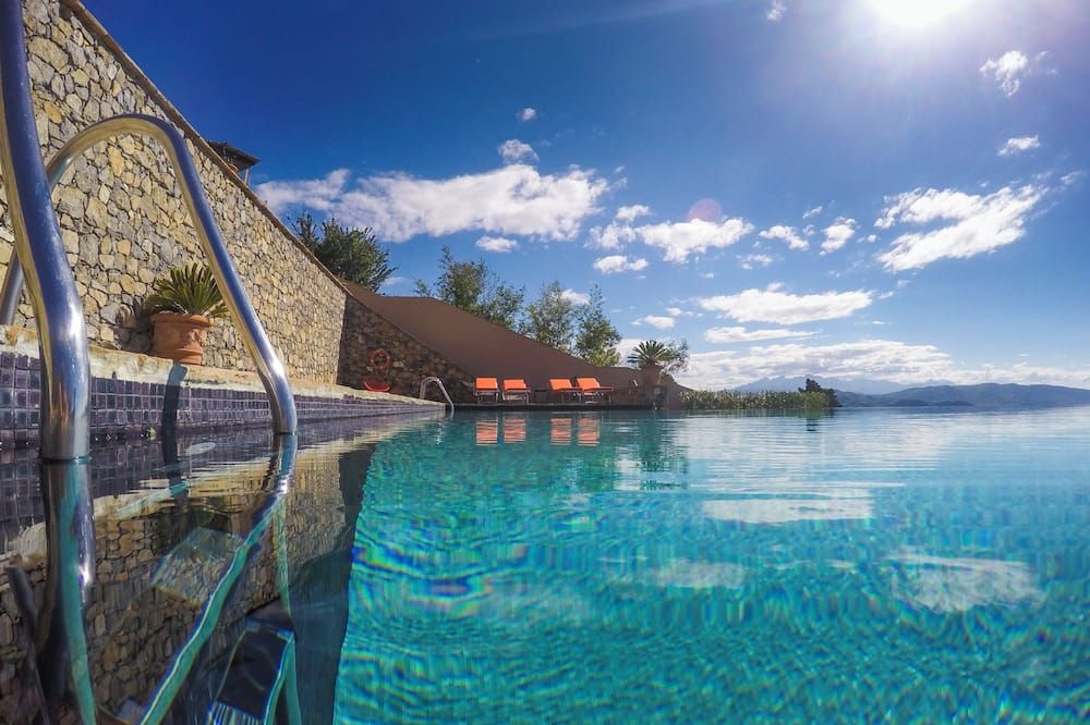 Miramare Apartments&Suites - לה ספציה - בריכה