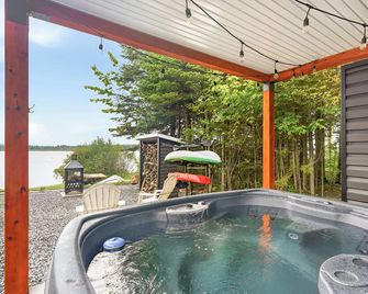 232 on the Lake, Spa, Ski, Golf, Snowmobile - Thetford Mines