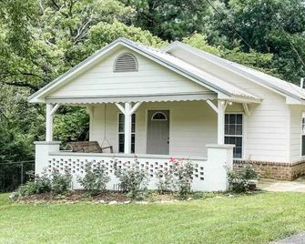Modern, rustic home convenient to Golf Courses, Legacy Arena, Hoover Met + more - Bessemer - Gebäude