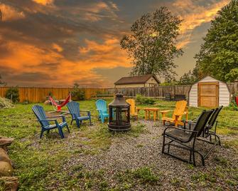 Private Cottage Retreat to Escape Your Busy Life - Fort Erie - Patio