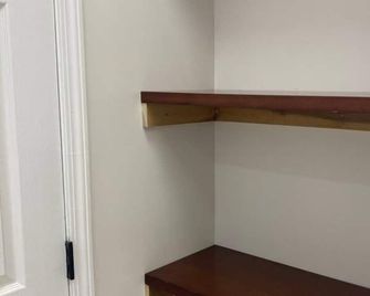 Chic Studio in Downtown Danville Centre, pets OK - Danville - Laverie