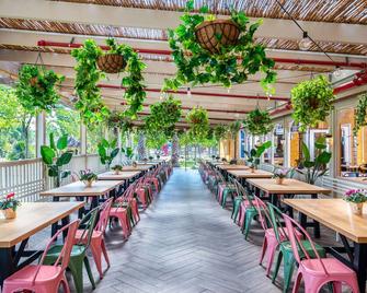 The Village- Jordan Riverside Travel Hotel - Sde Neẖemya - Restaurante