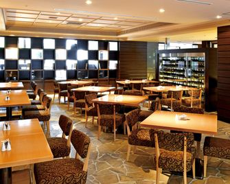 كراون بلازا آنا ناجاساكي جلوفرهيل باي آيتش جي - ناغاساكي - مطعم