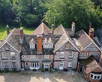 Findon Manor Hotel - Worthing - Building