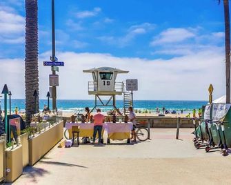 Holiday @ Gail's MB Getaway-Steps to Sand+parking! - San Diego - Playa