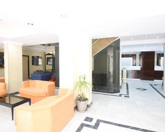 Myra Hotel - מרמריס - לובי