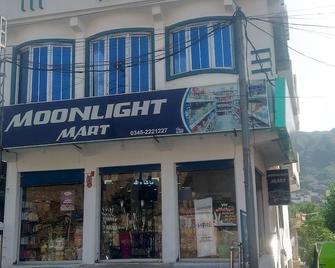 Moonlight Hotel - Mingaora - Building