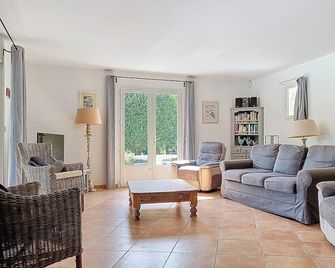 Villa with heated private pool in Bagnols-en-Forêt - Bagnols-en-Forêt - Living room