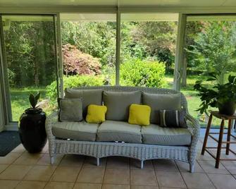Casa Creek - Oak Ridge - Living room