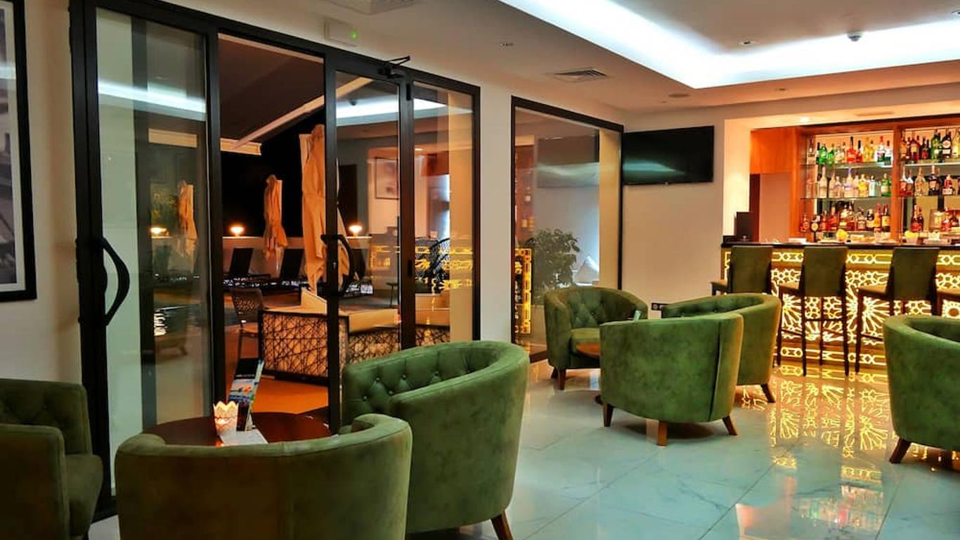 Fredj Hotel