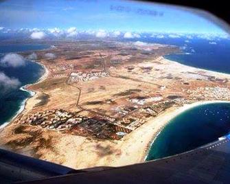 Twin room with small private bathroom - B02 - Santa Maria - Restaurante