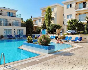 Happy Village - Latchi - Polis Chrysochous - Pool