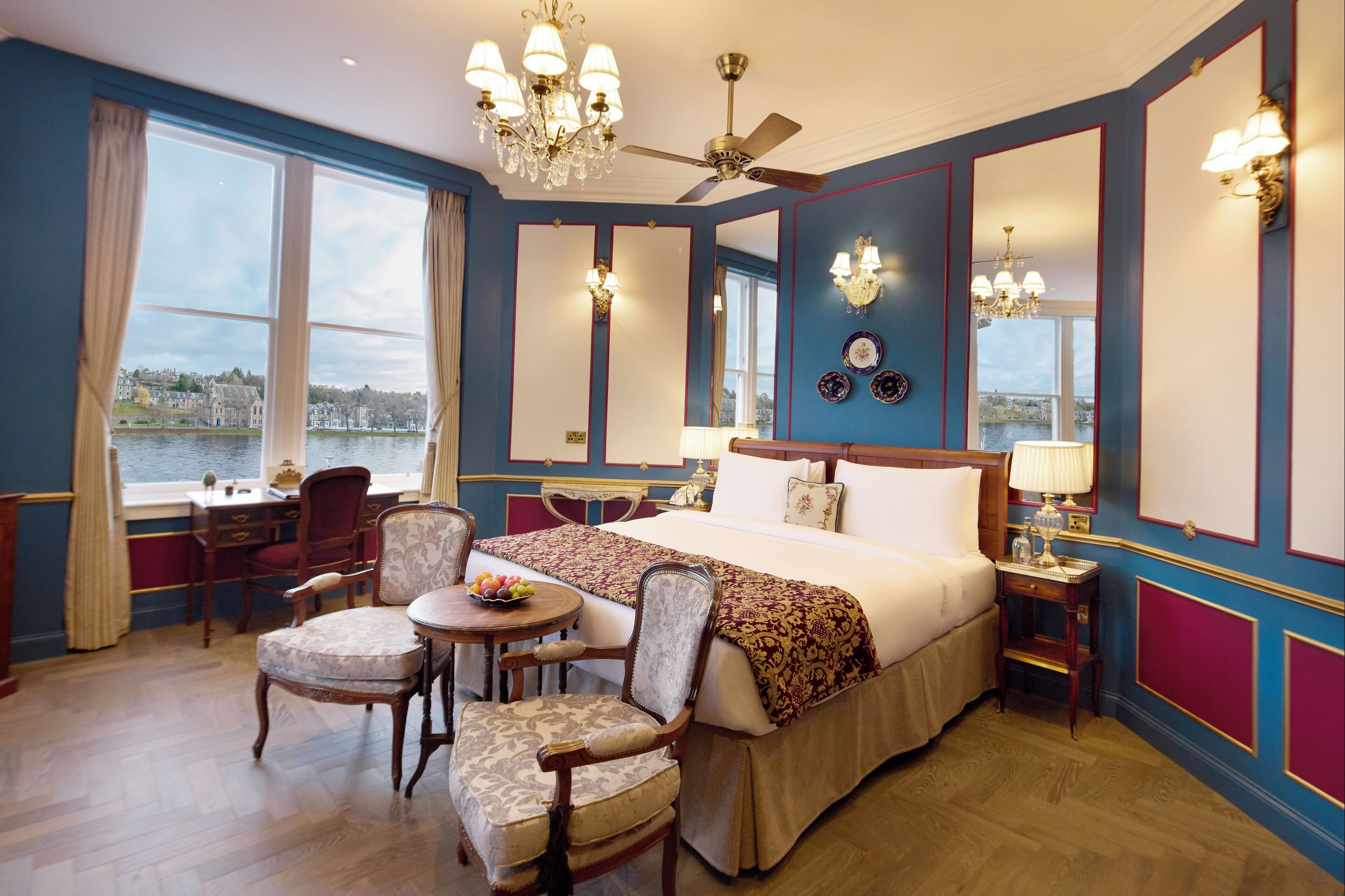 The Ambassador Hotel - אינברנס