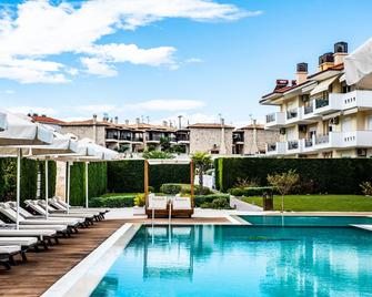 Lagaria Apartments - Afytos - Pool