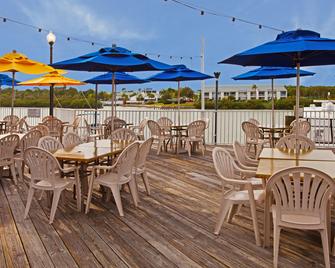 Holiday Inn Hotel & Suites Clearwater Beach S-Harbourside - Indian Rocks Beach - Building