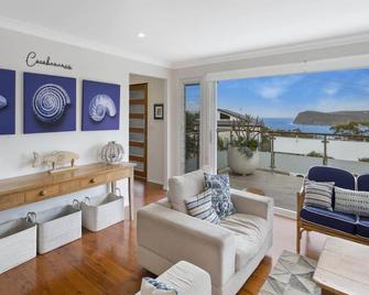 Vista Views - Copa Beach - Avoca Beach - Living room