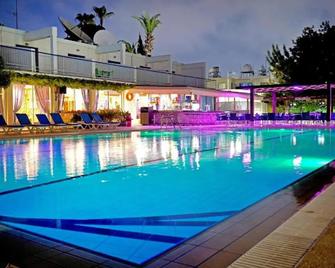 Thomas Apartments - Ayia Napa - Svømmebasseng