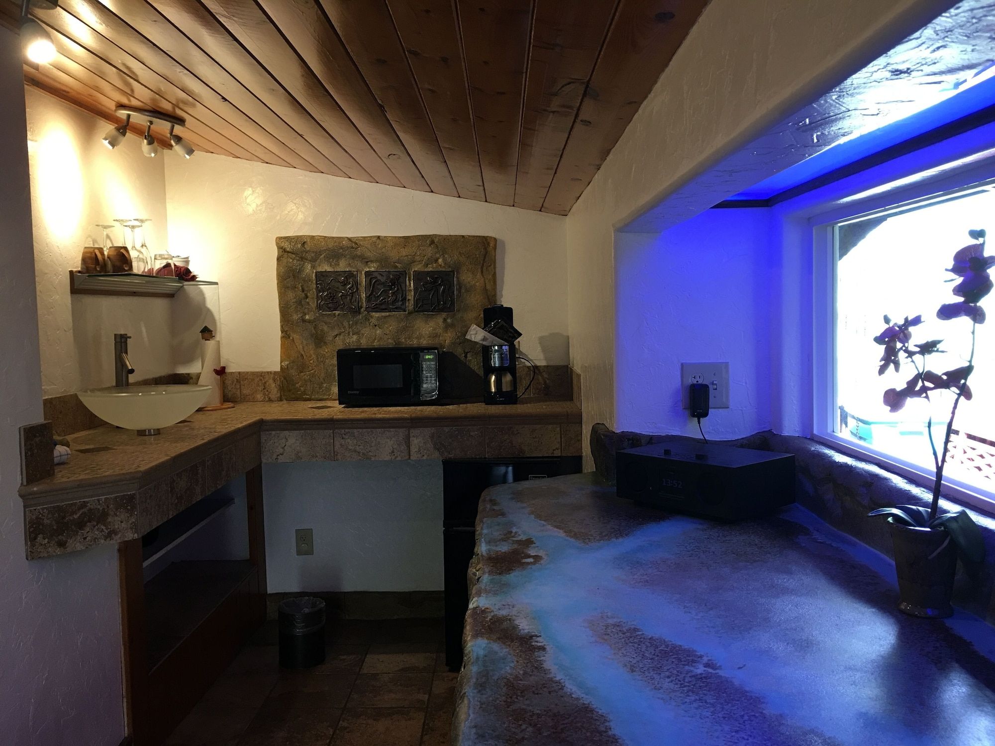 Chalet Kilauea - Volcano - Kitchen