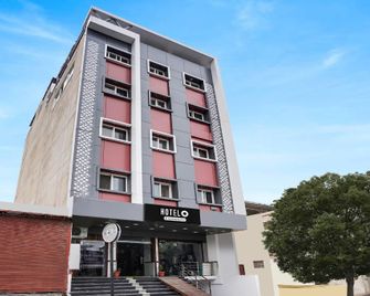 Super Hotel O Ajmer Central - Ajmer - Gebouw