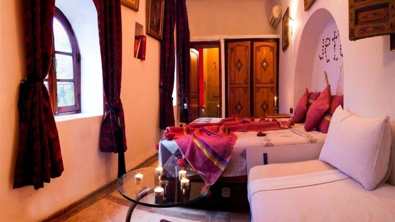 Le Feng Shui Pool and Spa