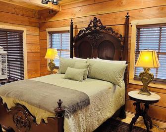 Turkey Creek Cabin Rentals #2 at Tims Ford lake - Tullahoma - Bedroom