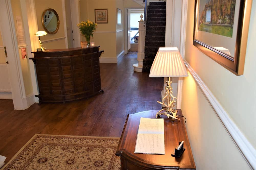 Victoria Square & The Orangery - Stirling - Front desk