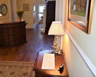 Victoria Square & The Orangery - Stirling - Front desk