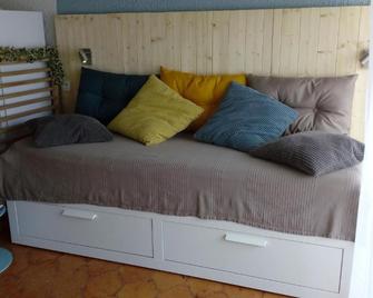 Studio meublé aux Sablettes La Seyne sur Mer - La Seyne-sur-Mer - Living room