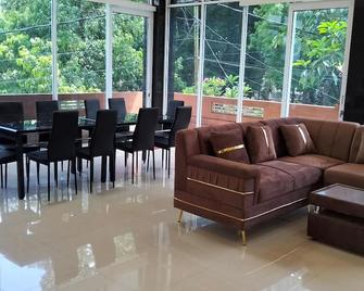 Ubud Suites Batuan - Sukawati - Lounge