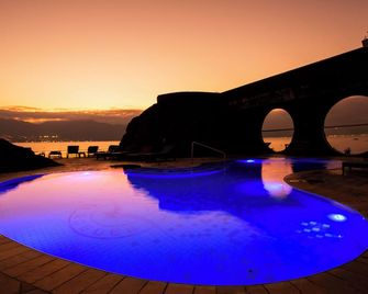 Hotel Mercedes - Ilhabela - Pool