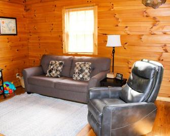 White Pine - Cozy Cabin with Relaxing Hot Tub! - Nelsonville - Living room