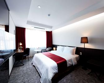 Ramada by Wyndham Yongin - Yongin - Ložnice