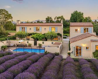 French Fields Boutique Bed & Breakfast - Blenheim - Building