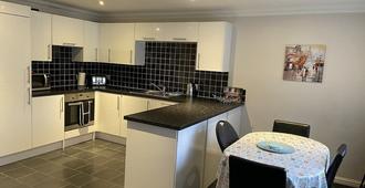 Ivy Cottage Serviced Accommodation - Westhill - Cocina