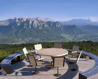 Hotel Lichtenstern - Renon/Ritten - Patio