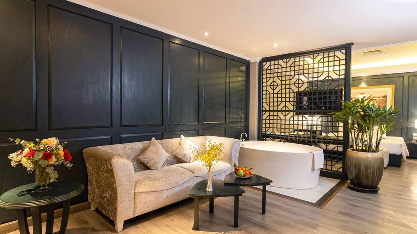 سيلفرلاند جولي هوتل