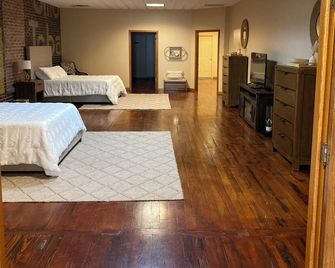 The Loft At Bite Me Bbq - Wichita - Bedroom