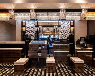 Apa Hotel Nagoya Fushimi Ekikita - Nagoya - Front desk