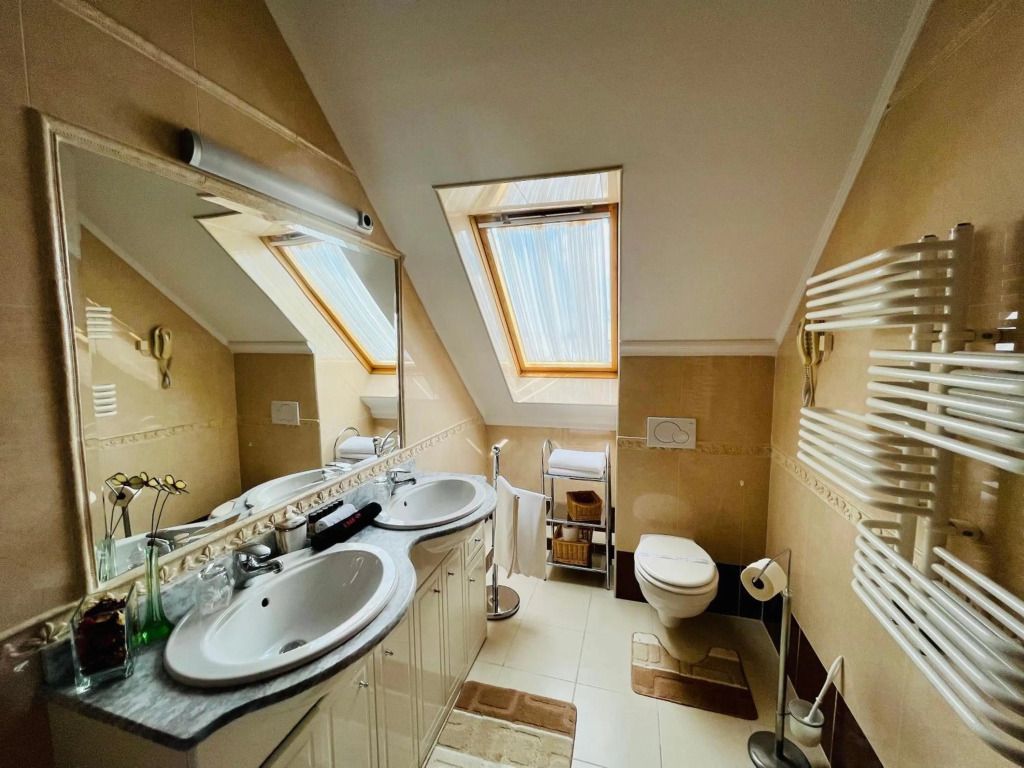 Hotel Korona Wellness, Rendezvény és Borszálloda