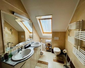 Hotel Korona Wellness, Rendezvény és Borszálloda - Erlau