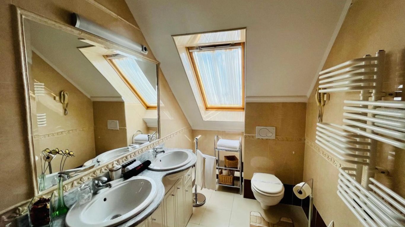 Hotel Korona Wellness, Rendezvény és Borszálloda