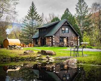 The Log Cabin near Whiteface, Hot Tub, Sauna & Swimming Hole - Upper Jay - Edificio