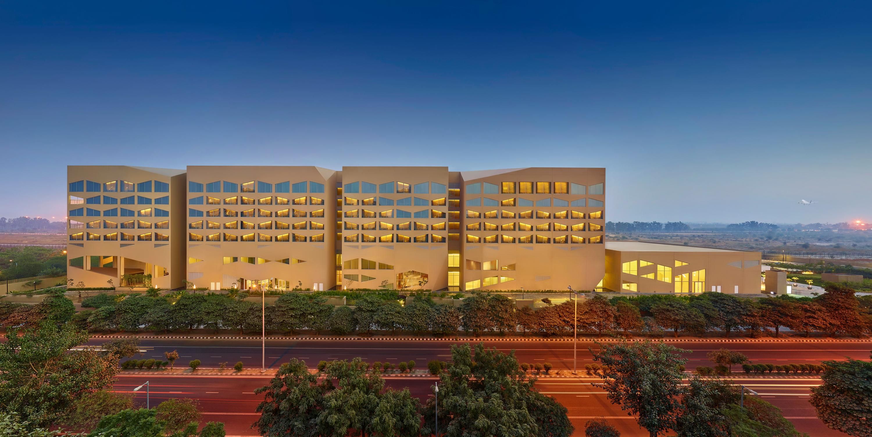 Vivanta New Delhi, Dwarka thumbnail 3