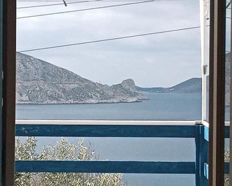Relax by having a unique and peaceful escape at house! - Kálymnos - Balcon