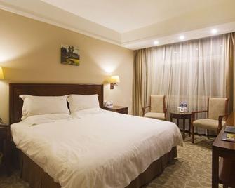 Greentree Inn Puyang Oil-Field Headquarters Hotel - Puyang - Habitación