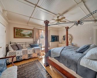 Marmora And Lake Inn - Marmora - Habitación