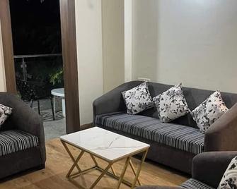 1Bhk house like your home - Pune - Living room