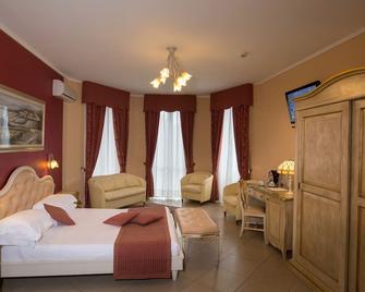 Hotel Mayer & Splendid - Wellness e Spa - Desenzano del Garda - Slaapkamer