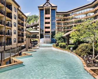 Gatlinburg Town Square - Gatlinburg - Pool
